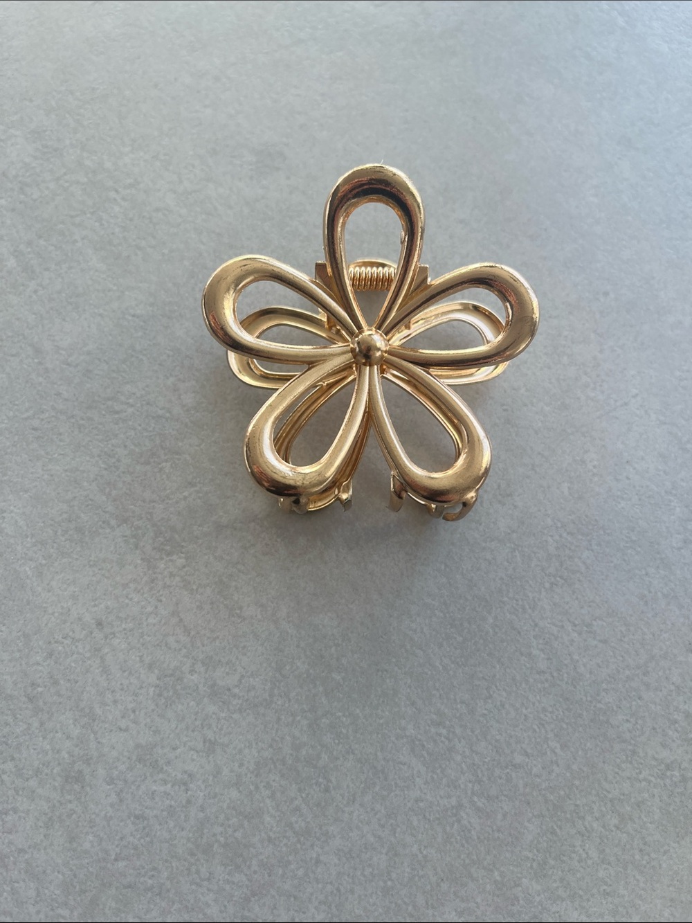 Zara Gold Floral Loop Hair Clip
